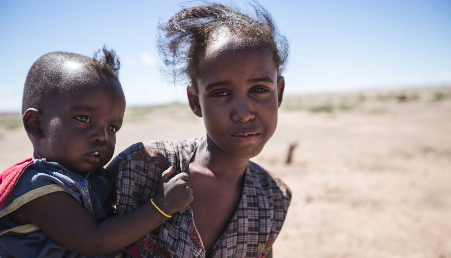 To børn ved Afrikas Horn